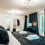 Lejlighed Familien- & Gruppenapartment Fuer 8 Mit Direktem Parkzugang Und Terasse Baden-Baden
