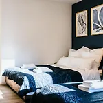 Familien- & Gruppenapartment Fuer 8 Mit Direktem Parkzugang Und Terasse