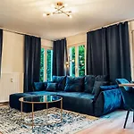 Familien- & Gruppenapartment Fuer 8 Mit Direktem Parkzugang Und Terasse Apartment