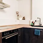 Familien- & Gruppenapartment Fuer 8 Mit Direktem Parkzugang Und Terasse