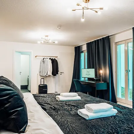 公寓 Familien- & Gruppenapartment Fuer 10 Personen Mit Direktem Parkzugang Und Terasse 巴登-巴登