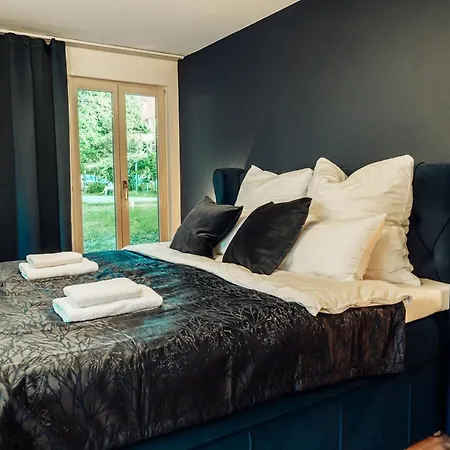 Familien- & Gruppenapartment Fuer 10 Personen Mit Direktem Parkzugang Und Terasse * 巴登-巴登
