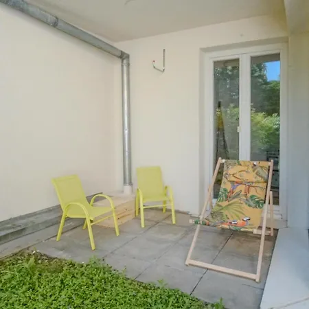 Familien- & Gruppenapartment Fuer 10 Personen Mit Direktem Parkzugang Und Terasse 巴登-巴登